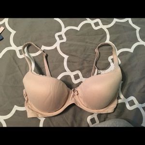 Victoria’s Secret Size 32D tan bra